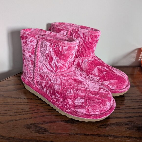 UGG classic mini NEW - Picture 1 of 8